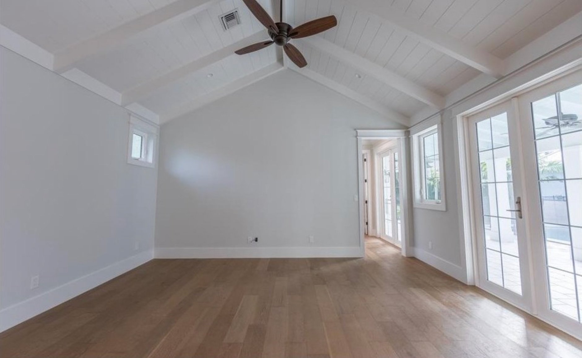Shell Cay Living and Dining Room